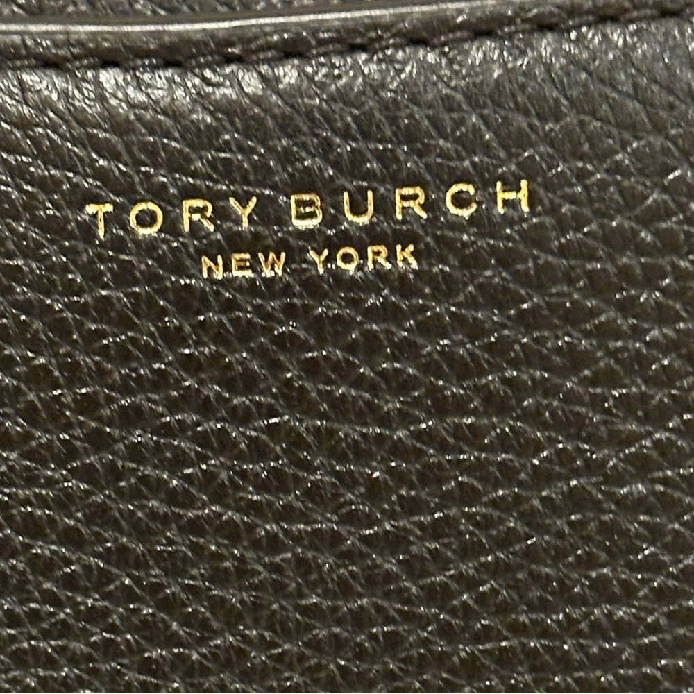 Authentic Tory Burch Britten Crossbody Shoulder Bag✨ - Picture 9 of 17